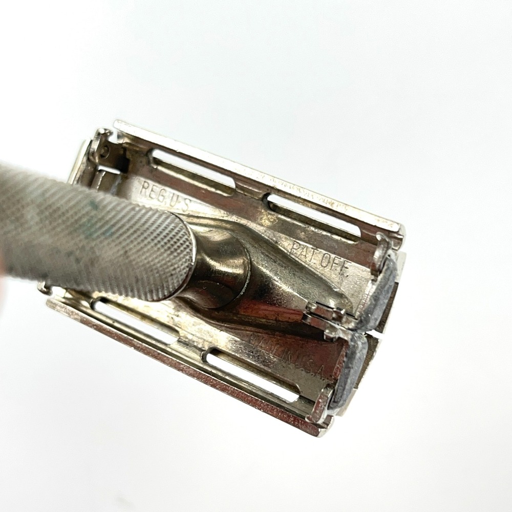 Vintage 1948-49 Gillette Super Speed DE Safety Razor (No Date Code) - Picture 8 of 15